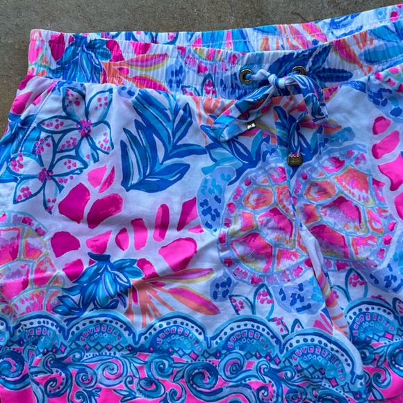 Lilly Pulitzer Katia Short Resort White Rainforest Retreat size medium - Picture 4 of 7